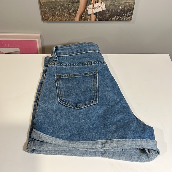 SHEIN | rolled hem denim shorts | size S :) - Picture 4 of 8